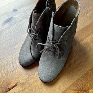 Elegant Gray Women's Suede Ankle Boots